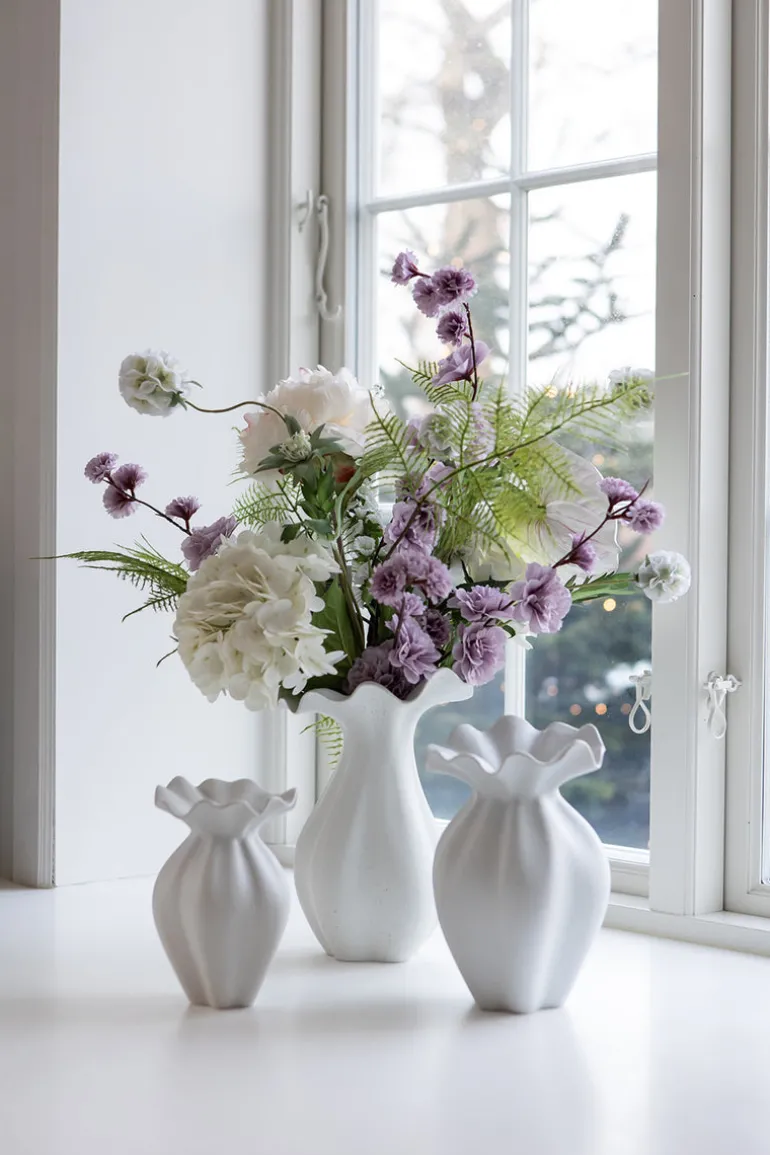 Artificial Flowers - White Scabiosa Seed Pod (multible heads)