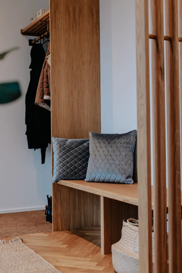 Daytona Pillow - Silver/Blue Rectangular