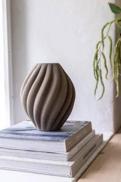 Flora Vase - Brown Small