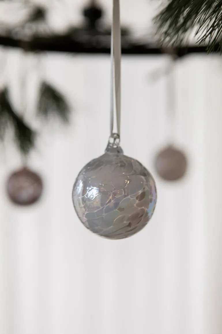 Glass Decoration - Snow Pearl