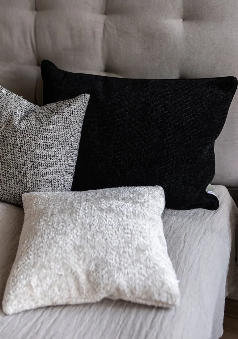 Grace Pillow - Black 50*70 cm