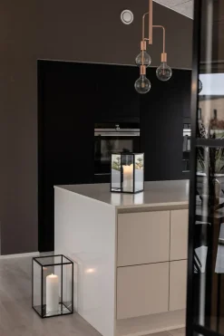 Harlequin Lantern - Clear Mirror, Black Frame Small (20*20*30)