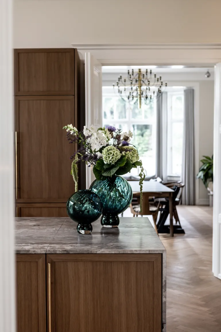 Meadow Swirl Vase - Green Medium