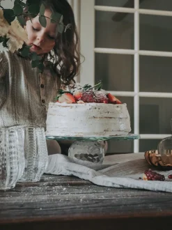 Shadow Cake Stand - Clear