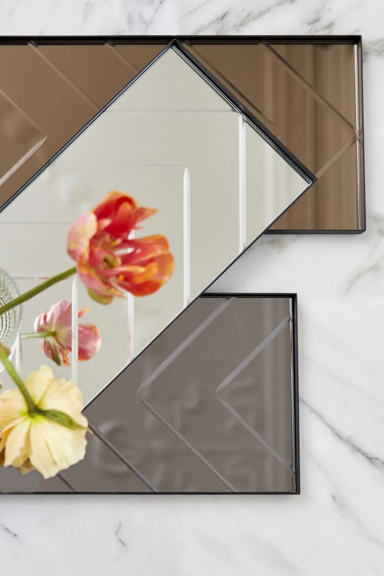 The Herringbone Tray - Clear Medium